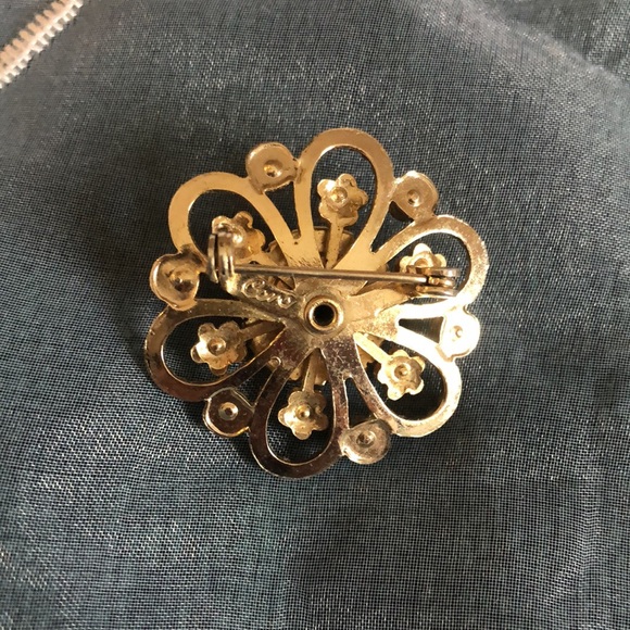 Antique Vintage CORO Pearl Brooch - Picture 4 of 5